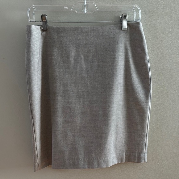 Banana Republic Factory Dresses & Skirts - Banana Republic Factory Grey Wool Blend Mini Skirt Size 6